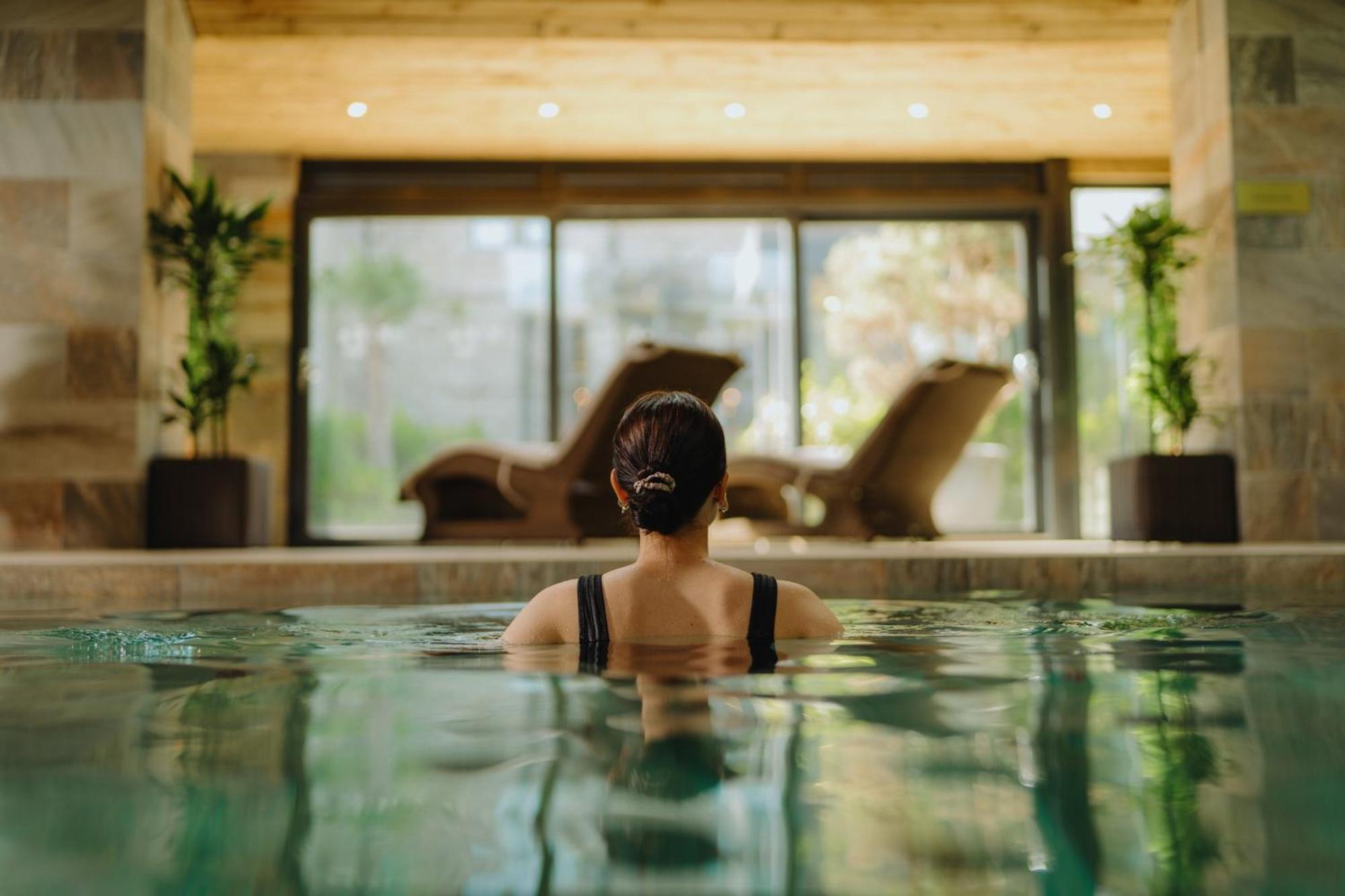 Lanelay Hall Hotel & Spa Hensol Luaran gambar The Spa at The Ivy Collection